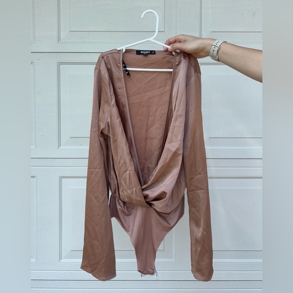 Missguided Champagne Plunge-Neck Bodysuit
Size Women’s US 2 - Picture 1 of 2